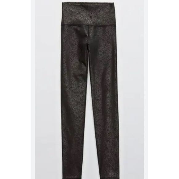 Offline by Aerie Womens The Hugger High Waisted Crackle Leggings Black SZ Medium - Picture 1 of 10